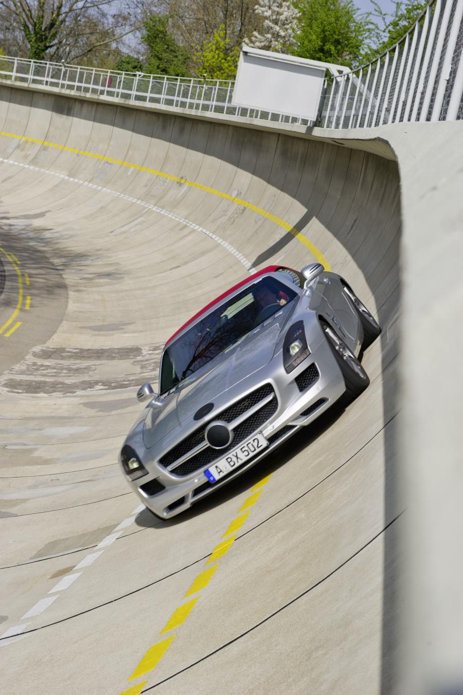  Mercedes-Benz SLS AMG Roadster 2011 года  (фото 95 из 183)